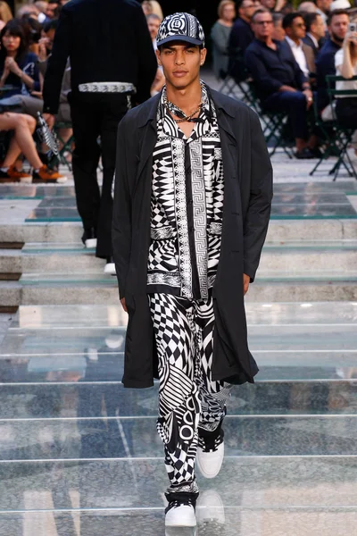 Look 39